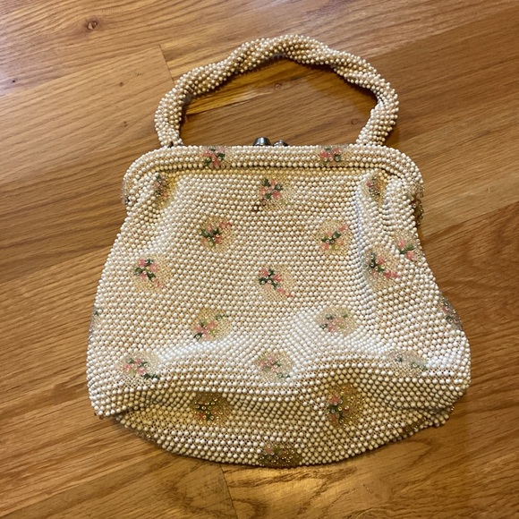 bead Vintage 1950's Antique Ivory Floral Beaded Purse in excellent condition - Picture 1 of 8